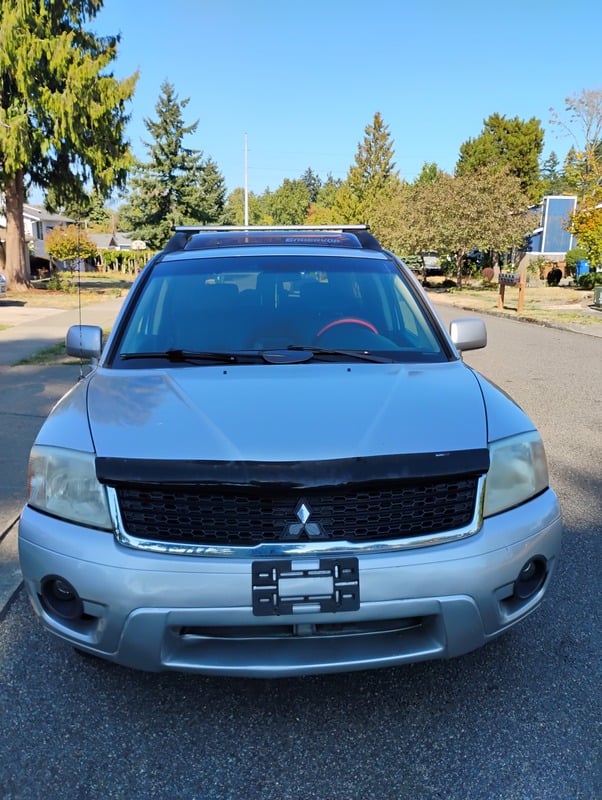 2011 Mitsubishi Endeavor, silver SUV, front view